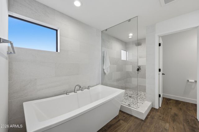 2219 E PALMAIRE Avenue, Phoenix, AZ 85020