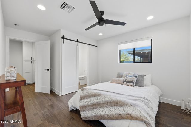 2219 E PALMAIRE Avenue, Phoenix, AZ 85020