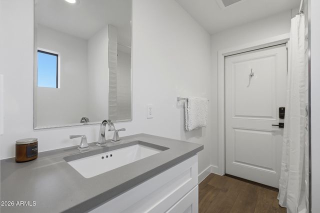 2219 E PALMAIRE Avenue, Phoenix, AZ 85020