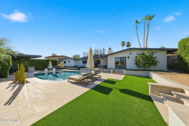2219 E PALMAIRE Avenue, Phoenix, AZ 85020