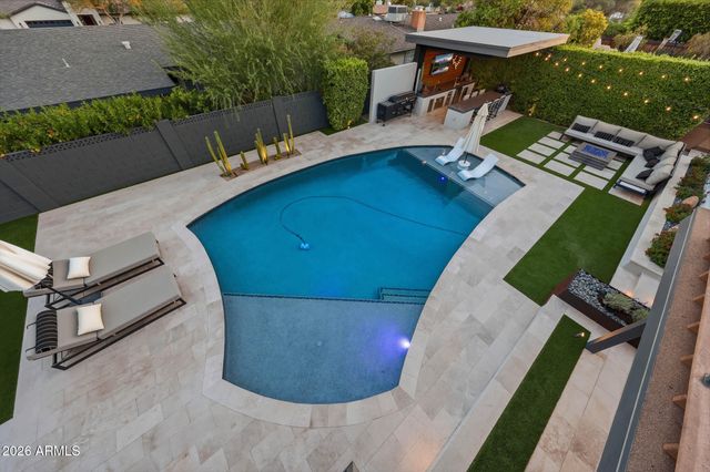 2219 E PALMAIRE Avenue, Phoenix, AZ 85020