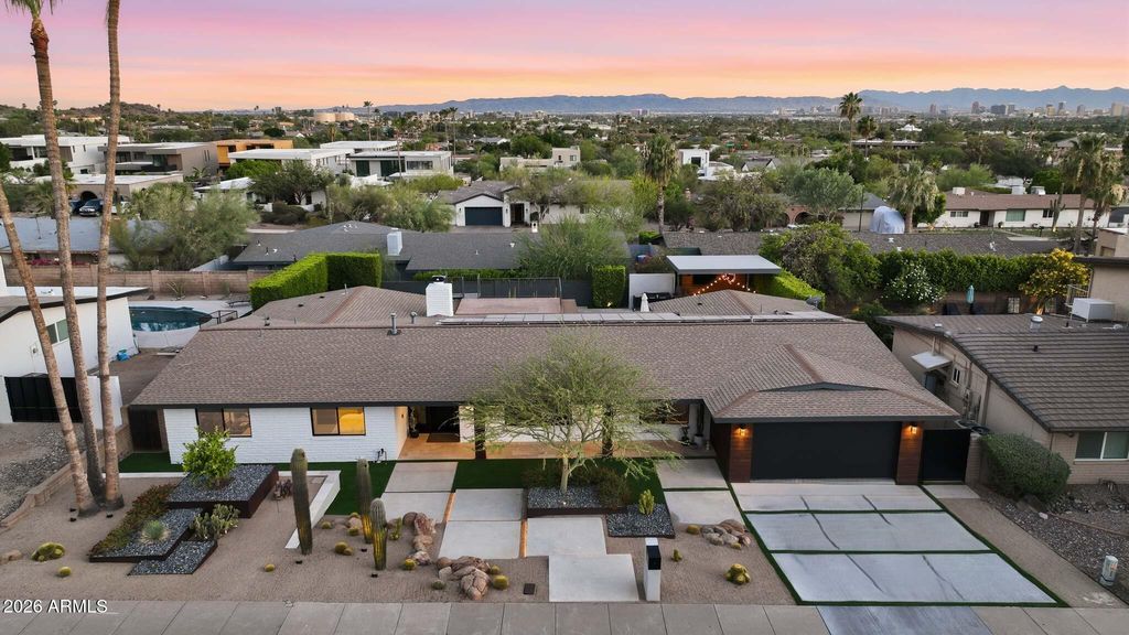 2219 E PALMAIRE Avenue, Phoenix, AZ 85020