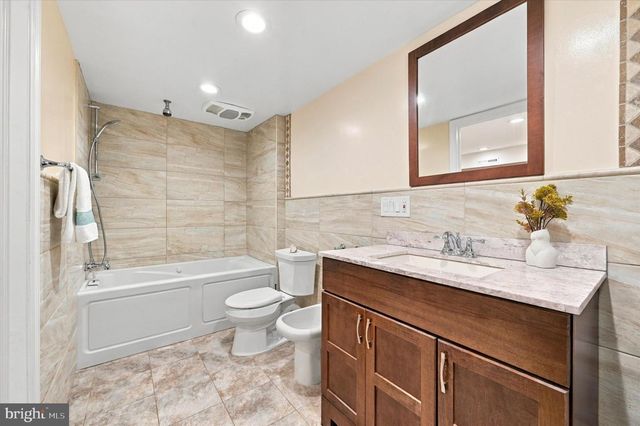7115 VALLEY AVE, Philadelphia, PA 19128