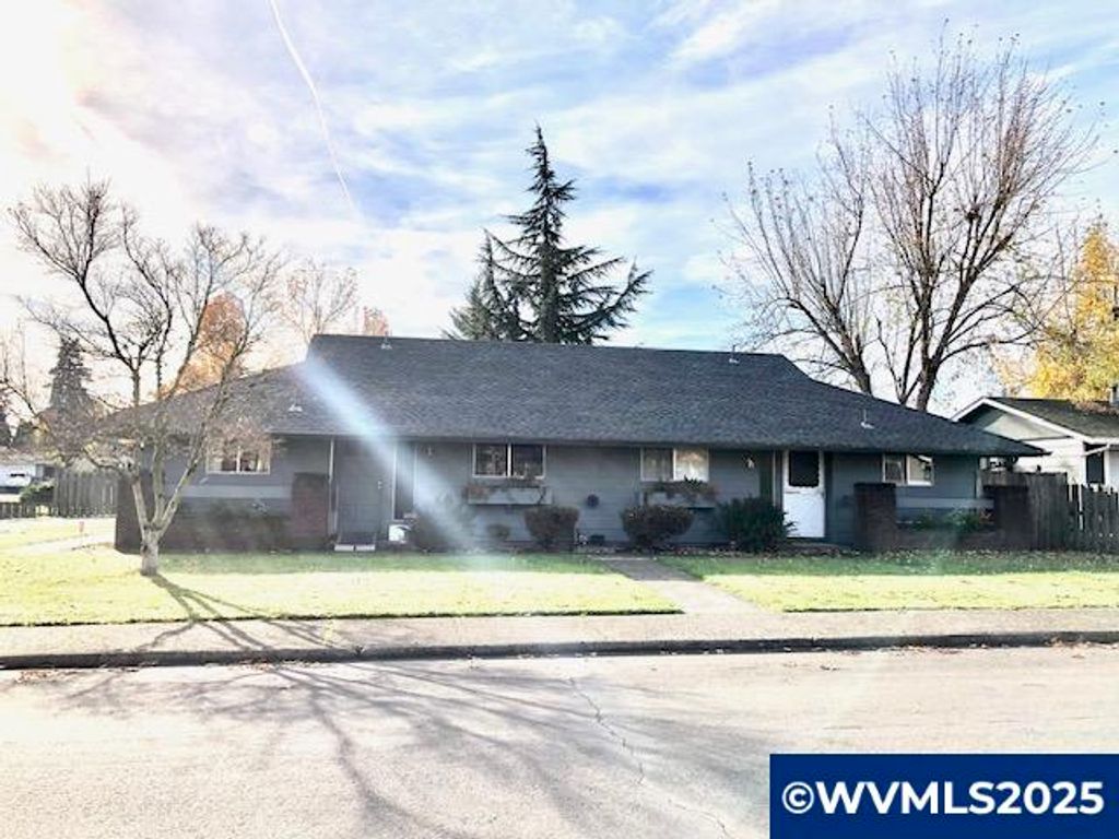 563-565 47th Pl SE, Salem, OR 97317