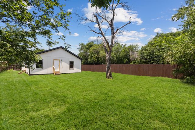 2117 Andrew Avenue, Fort Worth, TX 76105