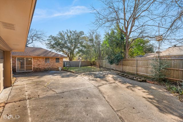 429 Kenshire Court, Shreveport, LA 71115