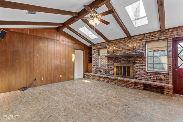 429 Kenshire Court, Shreveport, LA 71115