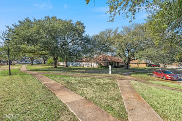 429 Kenshire Court, Shreveport, LA 71115
