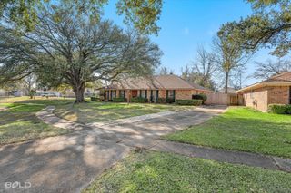 429 Kenshire Court, Shreveport, LA 71115
