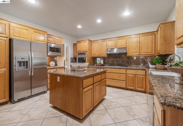 4166 Mystic View Ct, Hayward, CA 94542