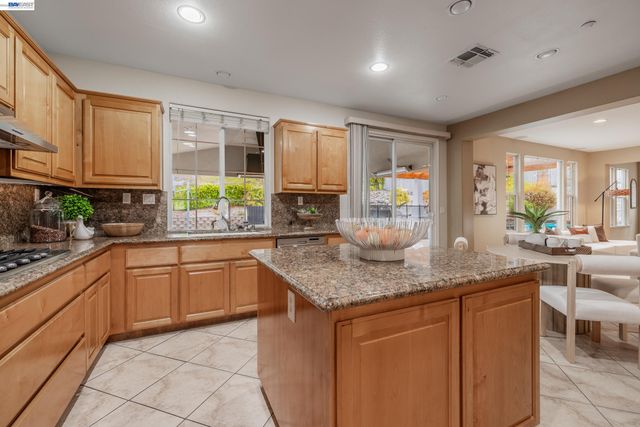 4166 Mystic View Ct, Hayward, CA 94542