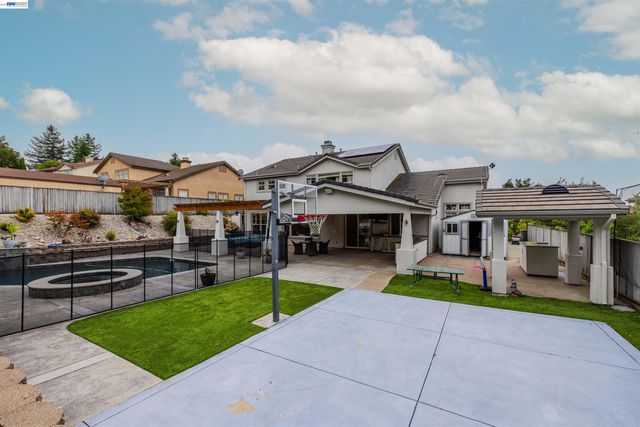 4166 Mystic View Ct, Hayward, CA 94542