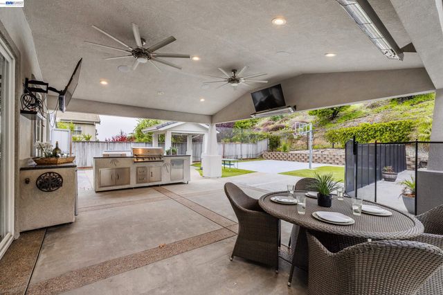 4166 Mystic View Ct, Hayward, CA 94542