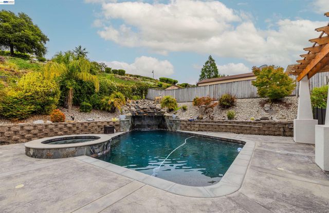 4166 Mystic View Ct, Hayward, CA 94542