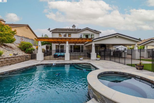 4166 Mystic View Ct, Hayward, CA 94542