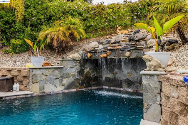 4166 Mystic View Ct, Hayward, CA 94542