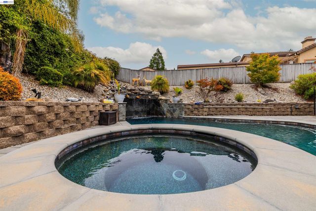 4166 Mystic View Ct, Hayward, CA 94542