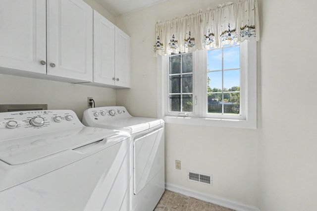 3756 Auburn Avenue NE, Grand Rapids, MI 49525