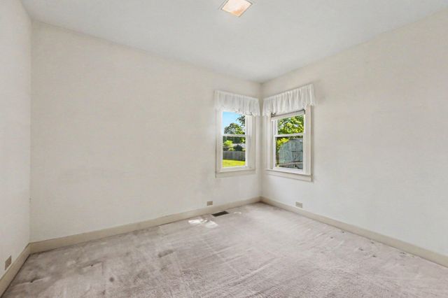 3756 Auburn Avenue NE, Grand Rapids, MI 49525