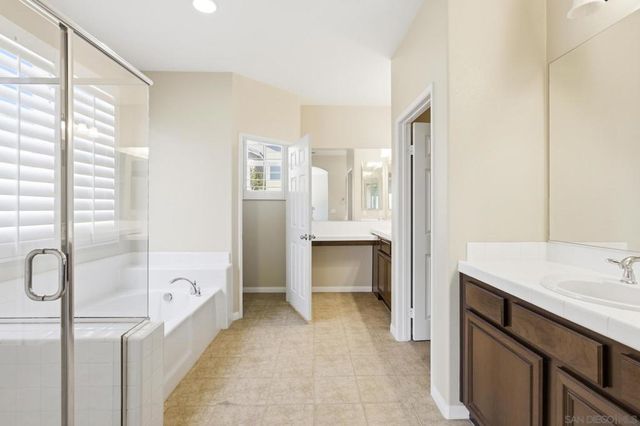 35607 Sainte Foy St, Murrieta, CA 92563