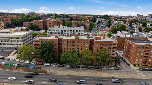 84-31 Van Wyck Expressway 2B, Briarwood, NY 11435