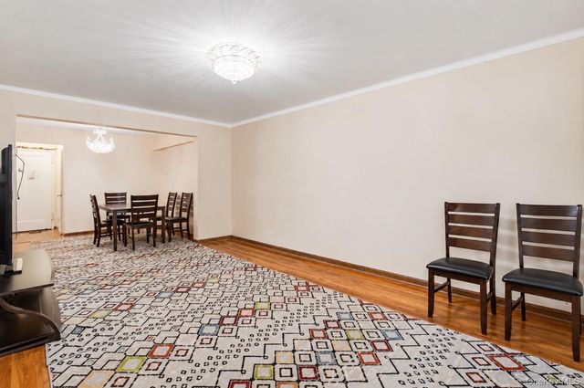 84-31 Van Wyck Expressway 2B, Briarwood, NY 11435