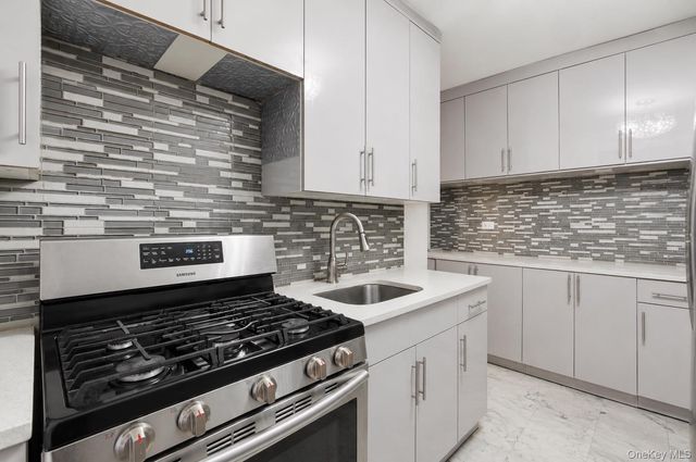 84-31 Van Wyck Expressway 2B, Briarwood, NY 11435