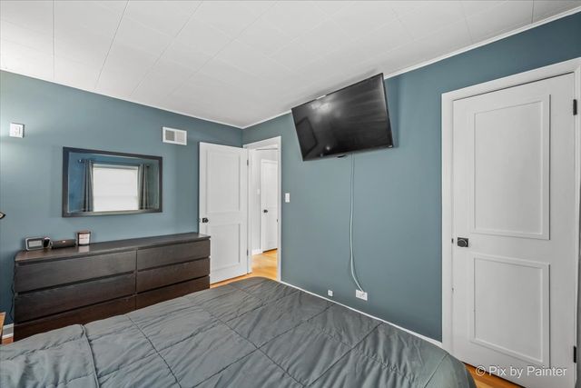 812 Hitchcock Avenue, Lisle, IL 60532