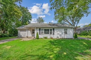 812 Hitchcock Avenue, Lisle, IL 60532