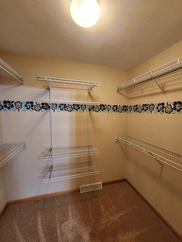 2715 N Wuthering Hills Drive, Janesville, WI 53546