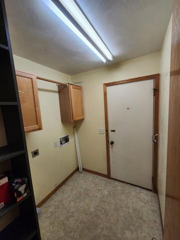 2715 N Wuthering Hills Drive, Janesville, WI 53546