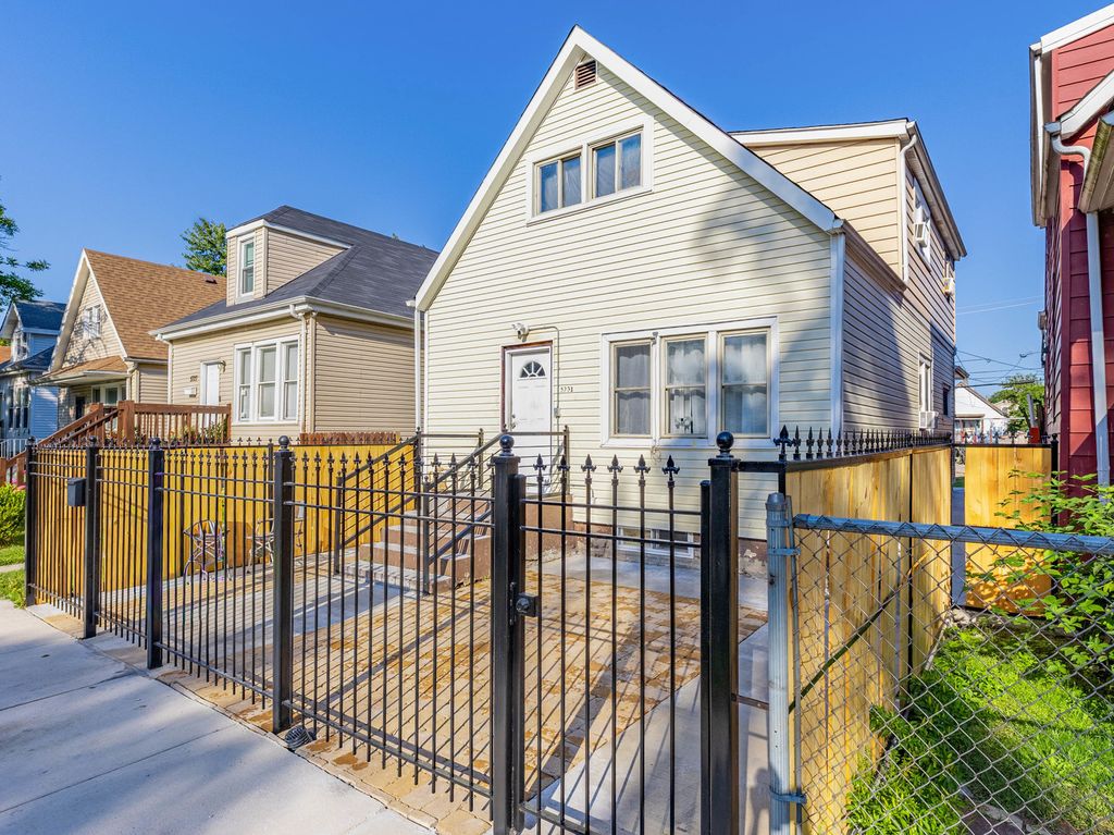 5731 S Hoyne Avenue, Chicago, IL 60636