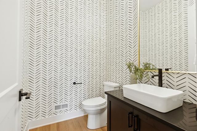 5805 Kellogg Avenue, Edina, MN 55424