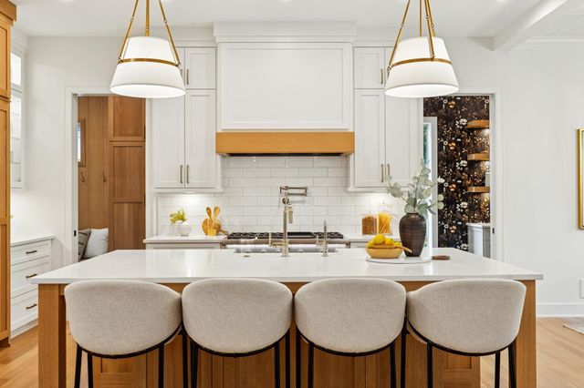 5805 Kellogg Avenue, Edina, MN 55424