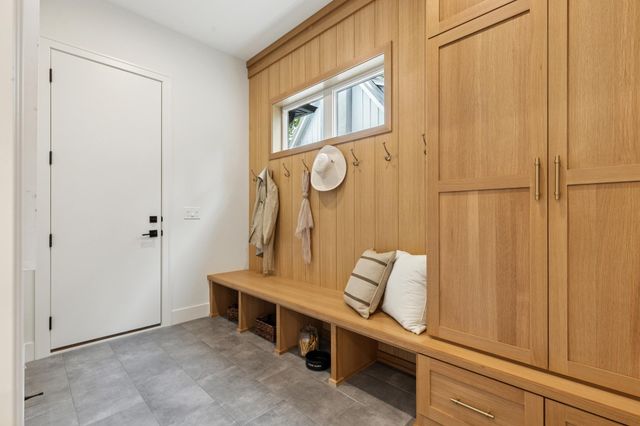 5805 Kellogg Avenue, Edina, MN 55424