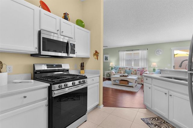 2437 SOUTHERN OAK STREET, The Villages, FL 32162
