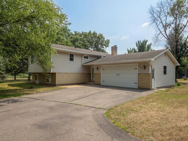 820 203rd Lane NE, East Bethel, MN 55011