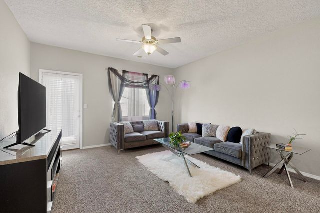 10683 Valedon Lane SW, Albuquerque, NM 87121