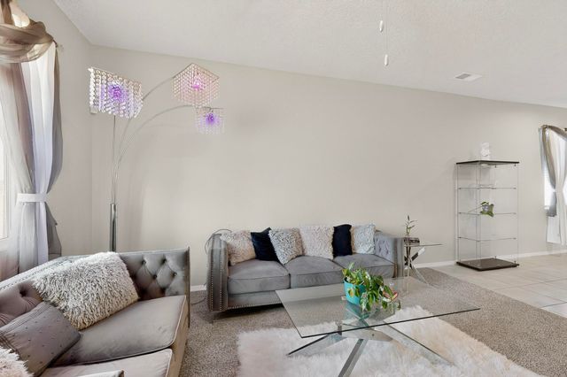 10683 Valedon Lane SW, Albuquerque, NM 87121