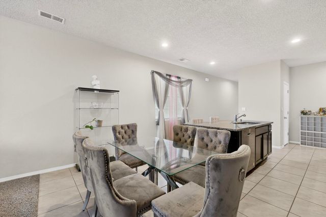 10683 Valedon Lane SW, Albuquerque, NM 87121