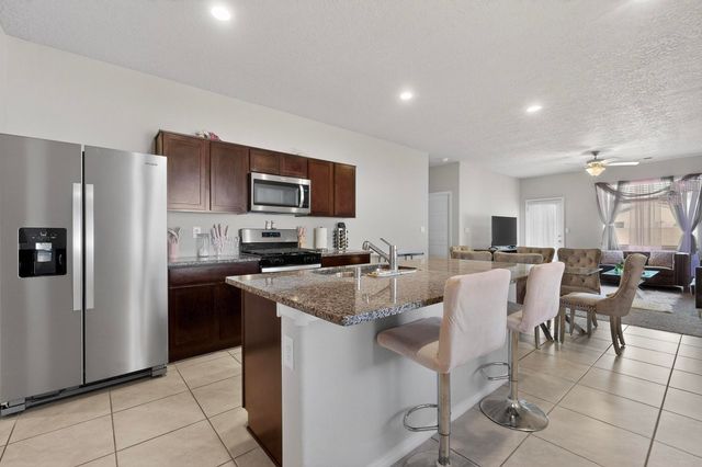 10683 Valedon Lane SW, Albuquerque, NM 87121