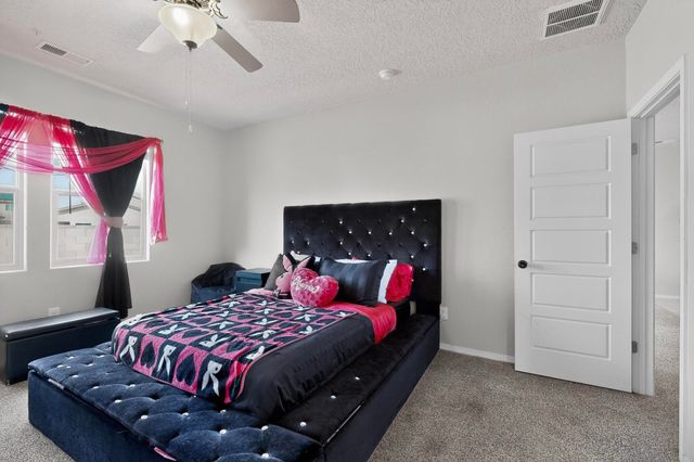 10683 Valedon Lane SW, Albuquerque, NM 87121