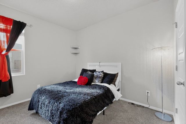 10683 Valedon Lane SW, Albuquerque, NM 87121