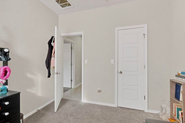 10683 Valedon Lane SW, Albuquerque, NM 87121