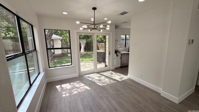 6283 Valley Bay Dr, San Antonio, TX 78250