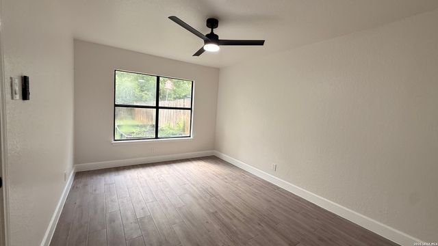 6283 Valley Bay Dr, San Antonio, TX 78250