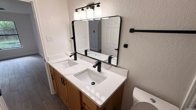 6283 Valley Bay Dr, San Antonio, TX 78250