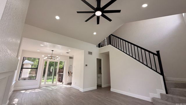 6283 Valley Bay Dr, San Antonio, TX 78250