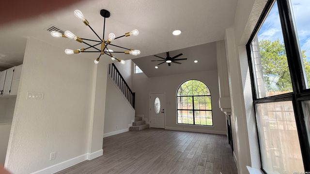 6283 Valley Bay Dr, San Antonio, TX 78250