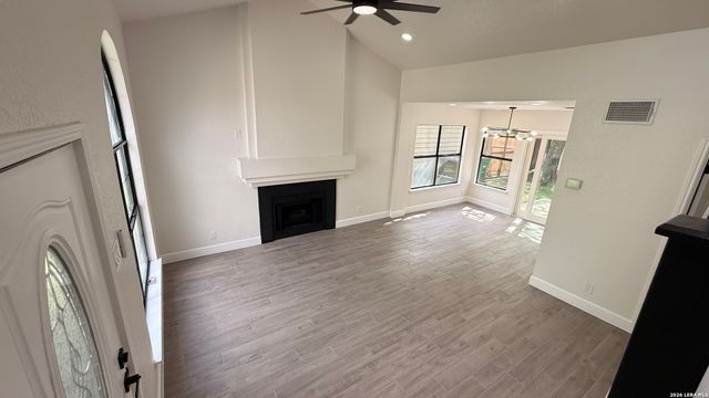 6283 Valley Bay Dr, San Antonio, TX 78250